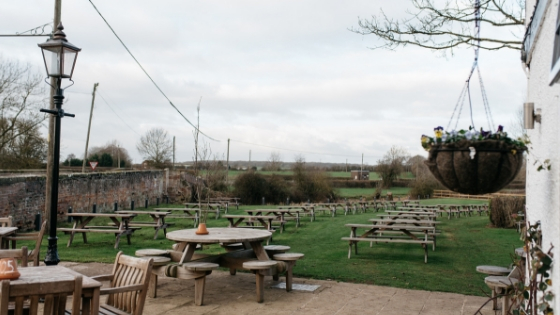 Red Lion Hunningham Outdoor Seating